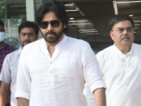 Pawankalyan At Gannavaram Airport